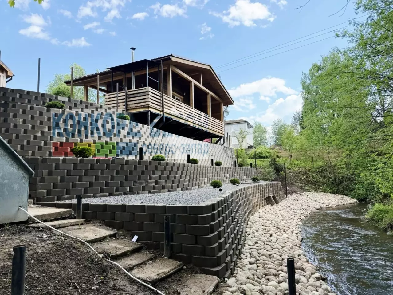 Камень подпорный